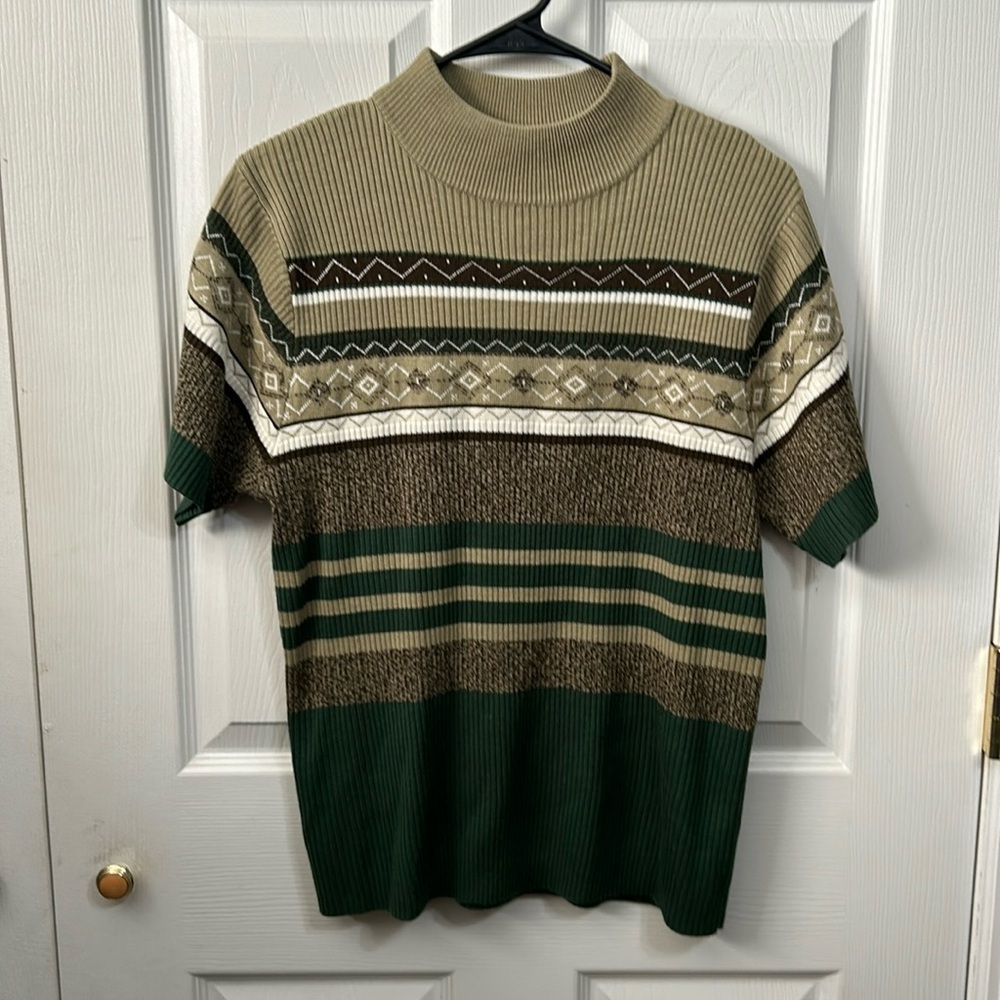 Studio Works short sleeve sweater. Turtleneck. Size M.
